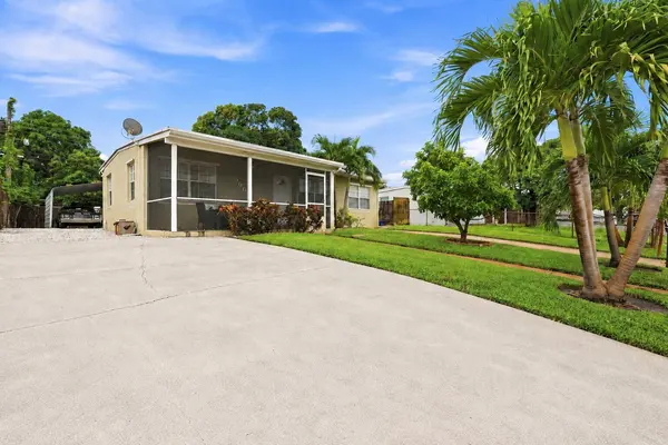 560 Seagrape RD