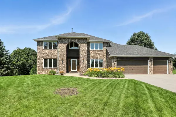 1784 Valley Ridge PL, Chanhassen, MN 55317