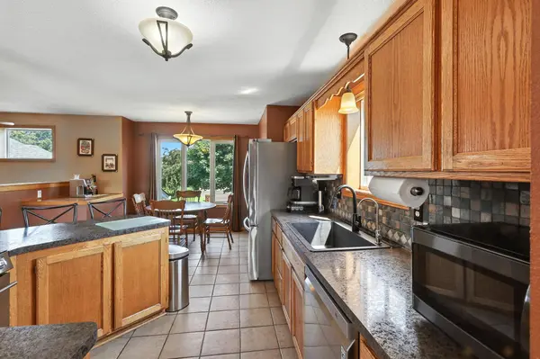 9672 Hale AVE S, Cottage Grove, MN 55016