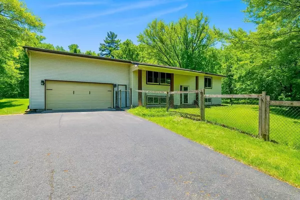 W12798 State Road 35, Oak Grove Twp, WI 54021