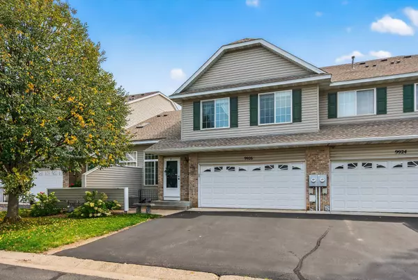 9926 Hamlet CT S, Cottage Grove, MN 55016