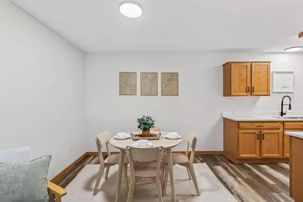 9926 Hamlet CT S, Cottage Grove, MN 55016