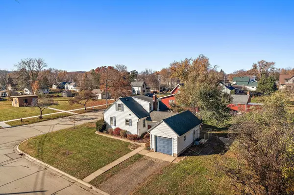 925 S Prairie ST, Lake City, MN 55041