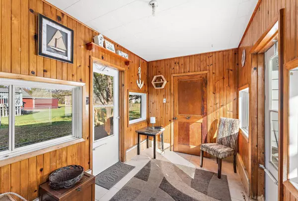 925 S Prairie ST, Lake City, MN 55041