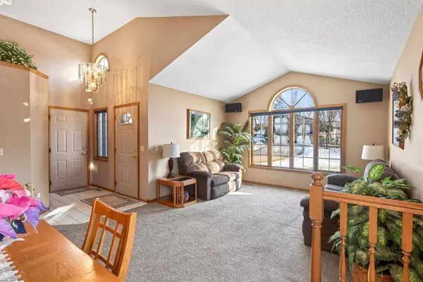 2539 Highwood AVE E, Saint Paul, MN 55119