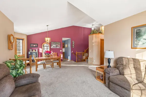 2539 Highwood AVE E, Saint Paul, MN 55119