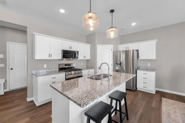6830 102nd ST S, Cottage Grove, MN 55016