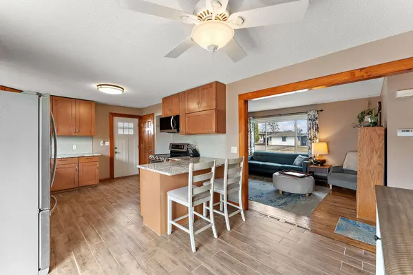 7077 Delaney AVE, Inver Grove Heights, MN 55076