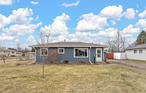 7077 Delaney AVE, Inver Grove Heights, MN 55076