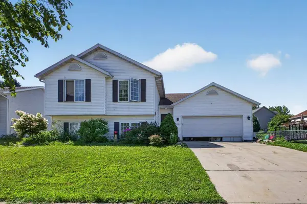 5240 Lexington PL NW, Rochester, MN 55901
