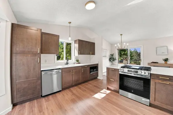 18214 Ironton ST NW, Elk River, MN 55330