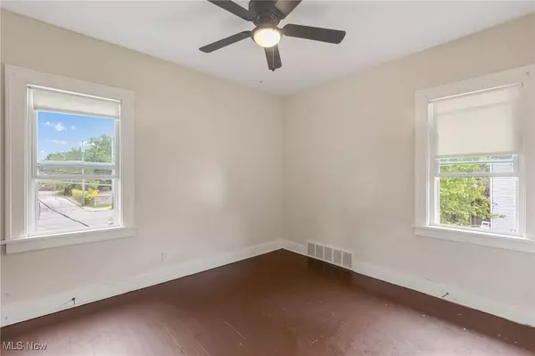 7818 Myron AVE, Cleveland, OH 44103