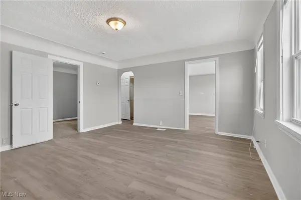 3112 W 97th ST, Cleveland, OH 44102