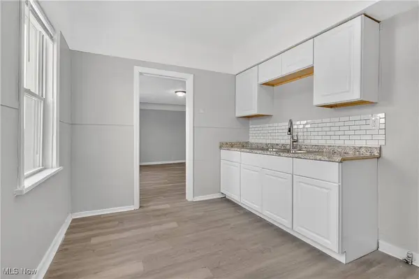 3112 W 97th ST, Cleveland, OH 44102