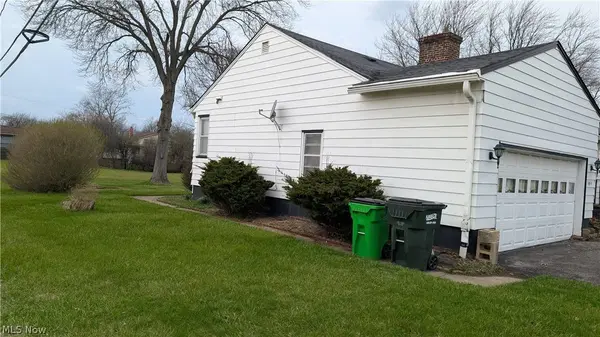 4914 Green RD, Warrensville Heights, OH 44128