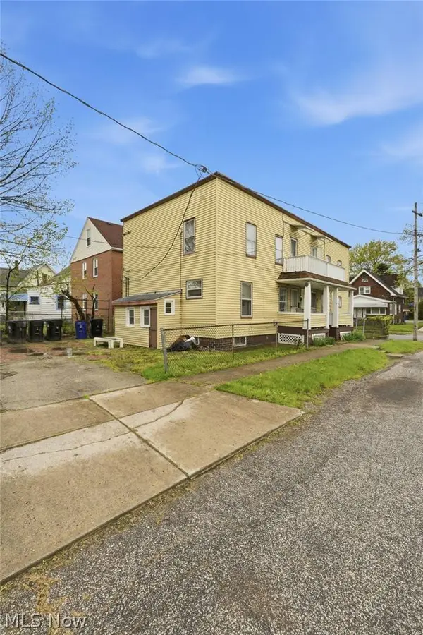 689 Midland AVE, Cleveland, OH 44110