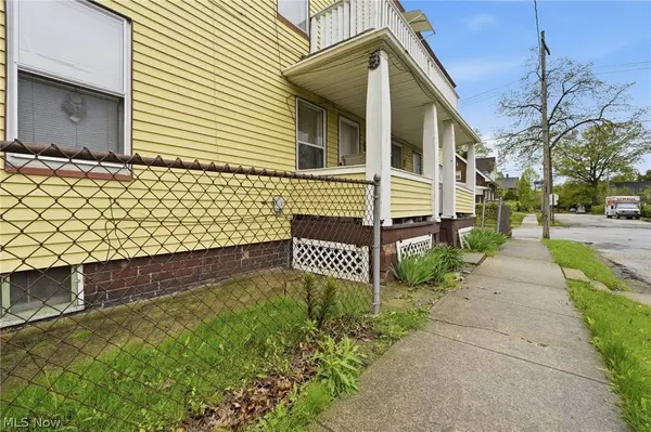 689 Midland AVE, Cleveland, OH 44110
