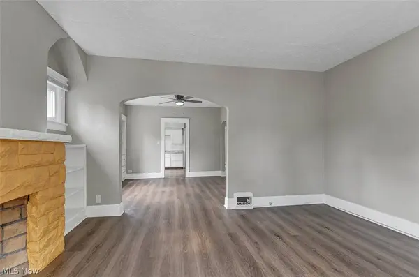 13608 Earlwood RD, Cleveland, OH 44110