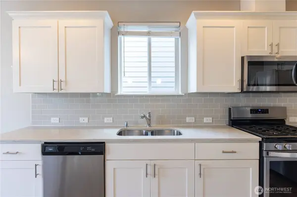 9977 Jackson ST SE, Yelm, WA 98597