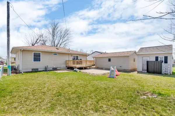 416 Cherry Hill RD NW, Cedar Rapids, IA 52405