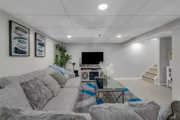 416 Cherry Hill RD NW, Cedar Rapids, IA 52405