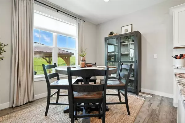 1866 Cottage Ridge DR, Marion, IA 52302