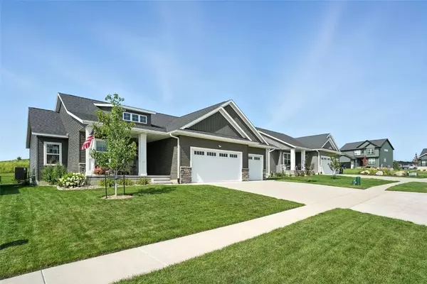 1866 Cottage Ridge DR, Marion, IA 52302