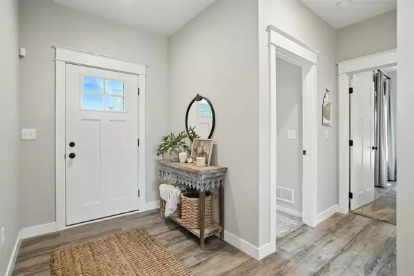 1866 Cottage Ridge DR, Marion, IA 52302