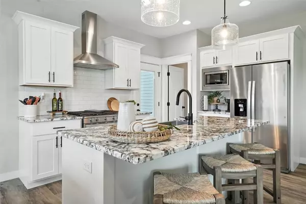 1866 Cottage Ridge DR, Marion, IA 52302