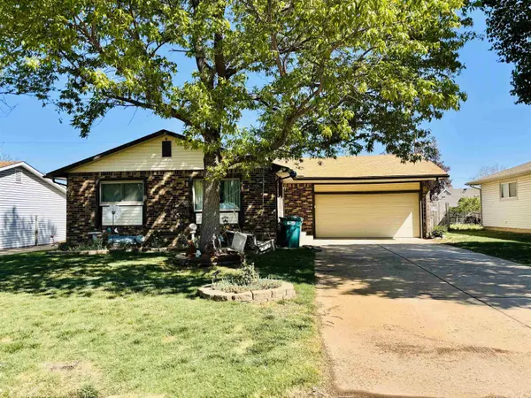 3302 E Navajo Ln, Wichita, KS 67216