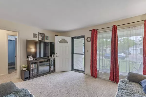 2327 E Aloma St, Wichita, KS 67211