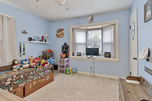 2327 E Aloma St, Wichita, KS 67211