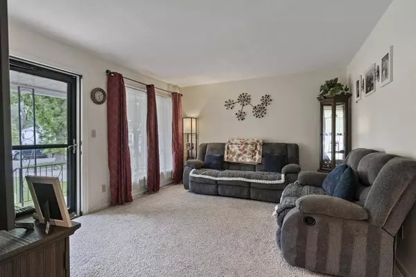 2327 E Aloma St, Wichita, KS 67211