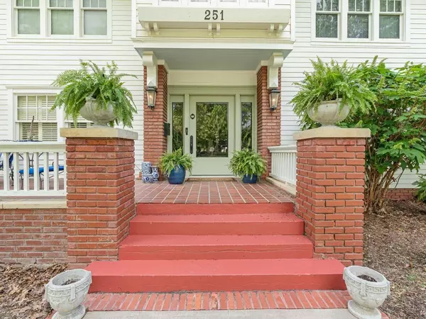 251 S Clifton Ave, Wichita, KS 67218