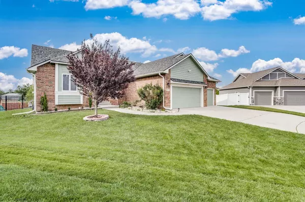 2340 S Mckenzie Ct, Andover, KS 67002