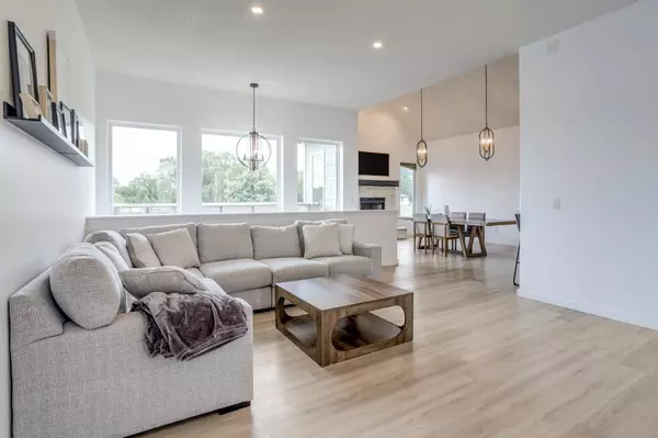 2340 S Mckenzie Ct, Andover, KS 67002