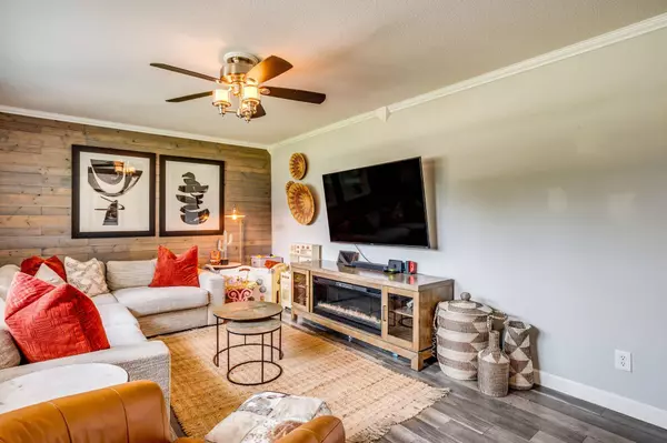 992 E 121st Ave N, Belle Plaine, KS 67013