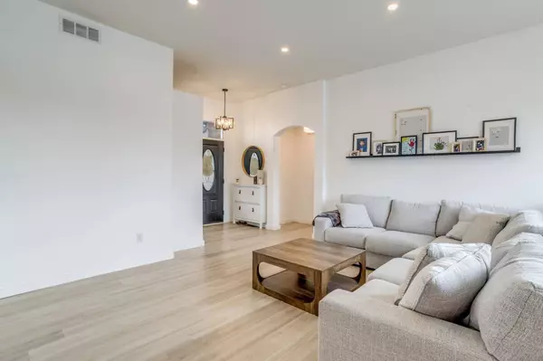 2340 S Mckenzie Ct, Andover, KS 67002