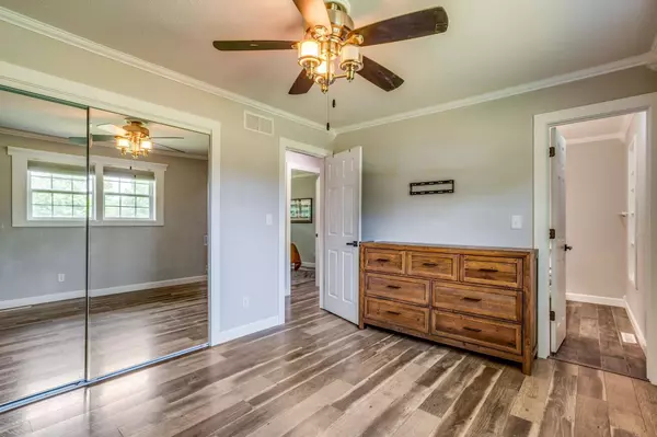 992 E 121st Ave N, Belle Plaine, KS 67013