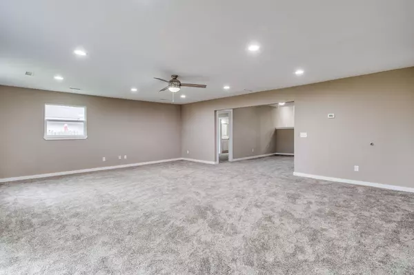 302 S Washington St, Belle Plaine, KS 67013