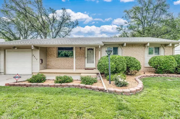 2512 S Bennett Ave, Wichita, KS 67217