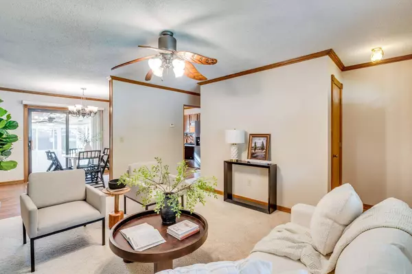 2512 S Bennett Ave, Wichita, KS 67217