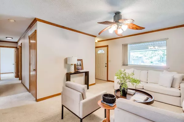 2512 S Bennett Ave, Wichita, KS 67217