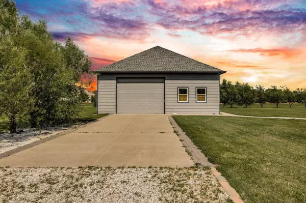 3300 S Deer Creek St, Goddard, KS 67052