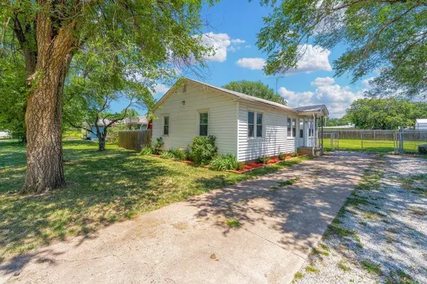 1623 N C St, Wellington, KS 67152
