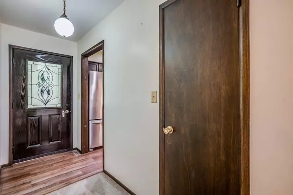 1404 N Greenwich Rd, Mulvane, KS 67110