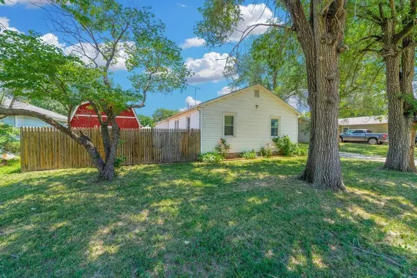 1623 N C St, Wellington, KS 67152