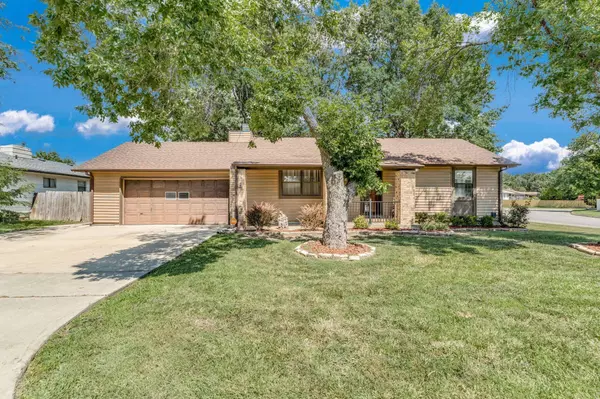 1034 S Dalton Dr, Wichita, KS 67207