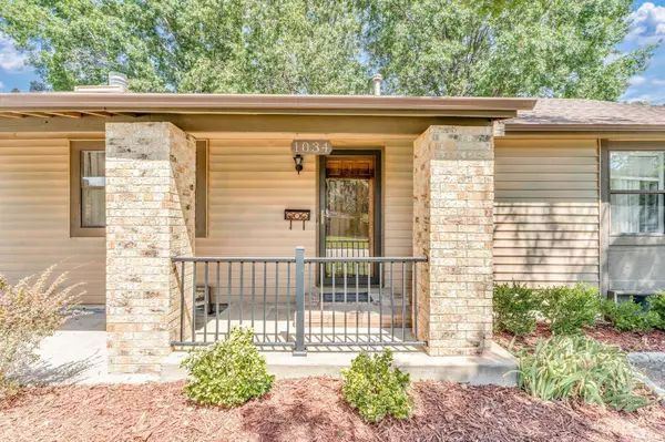 1034 S Dalton Dr, Wichita, KS 67207