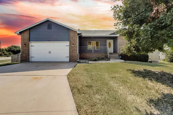 1425 E Longhorn Dr, Derby, KS 67037
